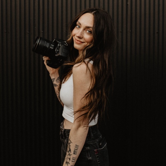 Profile Picture of Lauren Ferstl (@leferstl) on Poshmark