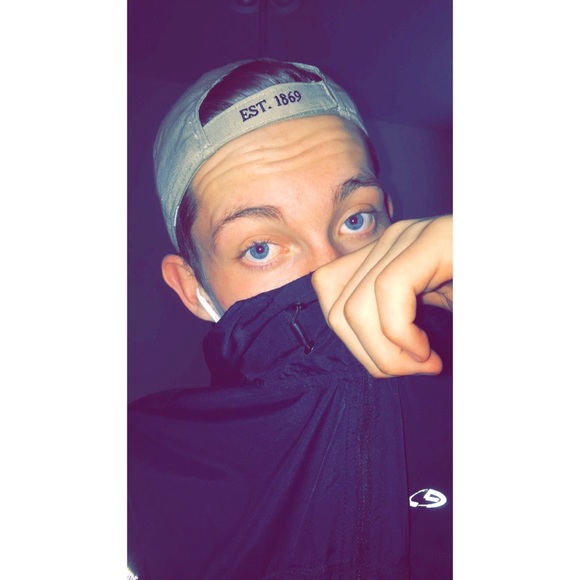 Profile Picture of Griffin Greber (@griffingreber) on Poshmark