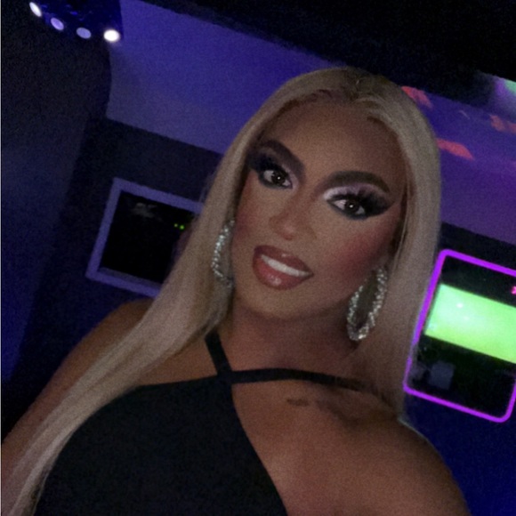 Profile Picture of Bryant Daniels (@bryantdaniel837) on Poshmark