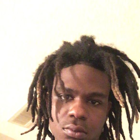 Profile Picture of Himbo Slice (@beanmadeit400) on Poshmark