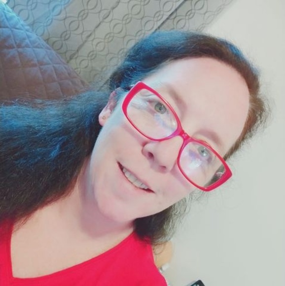 Profile Picture of Hilary Jackson (@lilypondcottage) on Poshmark