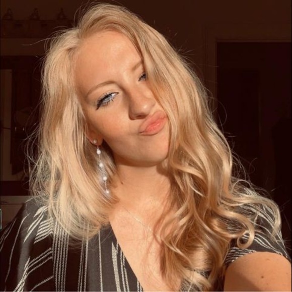 Profile Picture of Megan Torbett (@megan_torbett) on Poshmark
