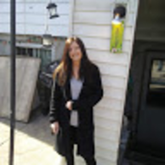 Profile Picture of Karen Nolan (@kmamma9) on Poshmark