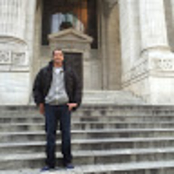 Profile Picture of Andrew Oren (@andoren) on Poshmark