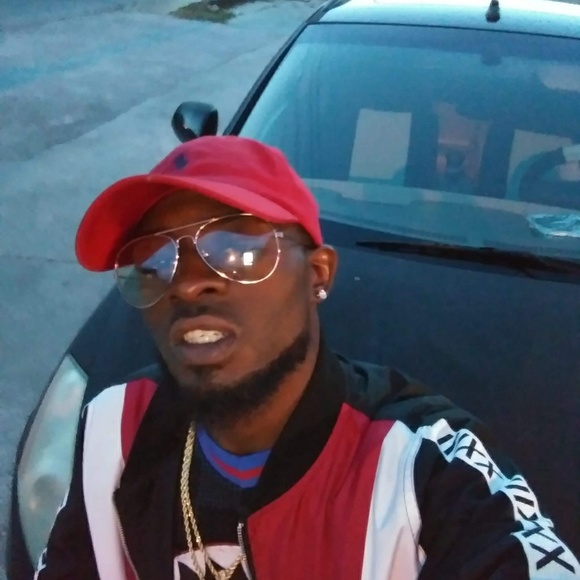 Jerriel Boyd - Poshmark Profile Picture of Jerriel Boyd (@snupey1989) on Poshmark