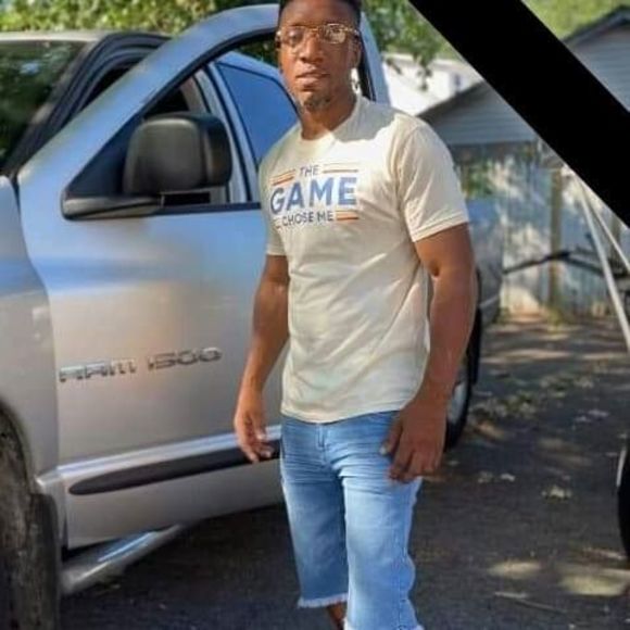 Ken Hughes - Poshmark Profile Picture of Ken Hughes (@mrarrington) on Poshmark