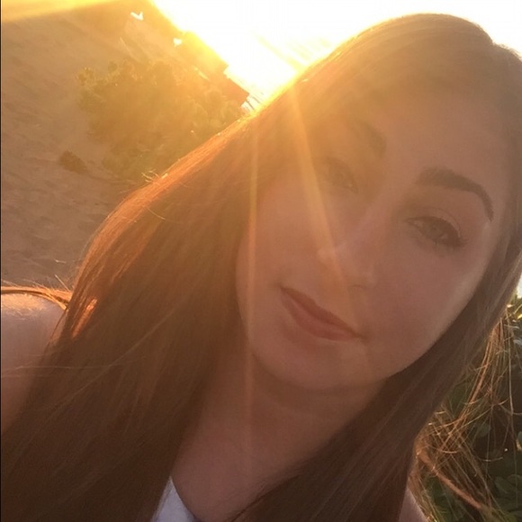 Profile Picture of Perri Fetner (@pdfetner) on Poshmark