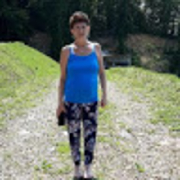 Profile Picture of Beverly Spangler (@beverlyspang193) on Poshmark