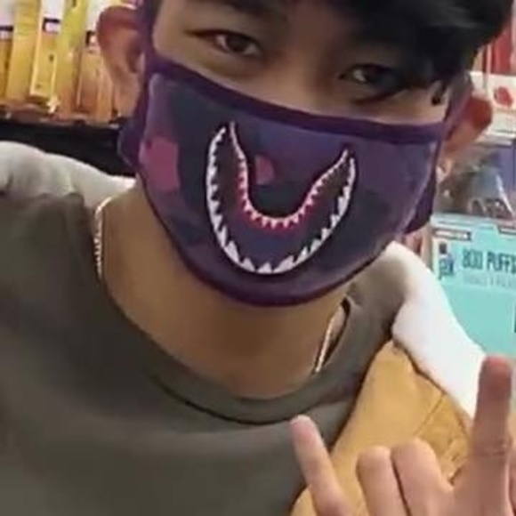 Profile Picture of Christian Yu (@ohcaylink) on Poshmark