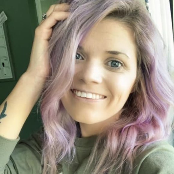 Profile Picture of Breeyanna Daniels (@breeyanna1996) on Poshmark