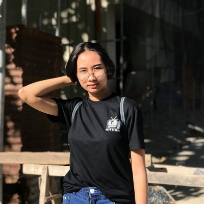 Profile Picture of 𝕮𝖍𝖎𝖒_𝖇𝖆𝖊 (@JuliaLocson_) on Twitter