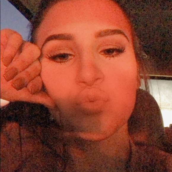 Profile Picture of Timber Spackman (@tipsytinder) on Poshmark