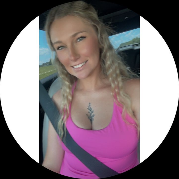 Profile Picture of k i r s t e n 🖤⚡️ (@_kthompson_) on Tiktok