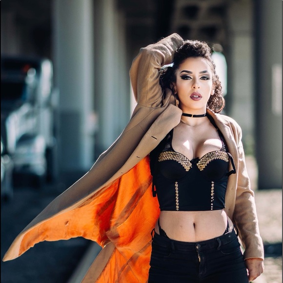 Profile Picture of Hailey Celeste (@celestebeauty) on Poshmark