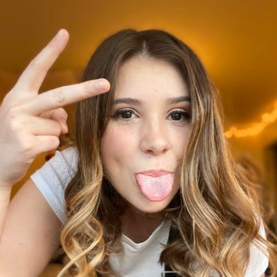 Profile Picture of Ashley McGowan (@ash_elizabeth11) on Twitter