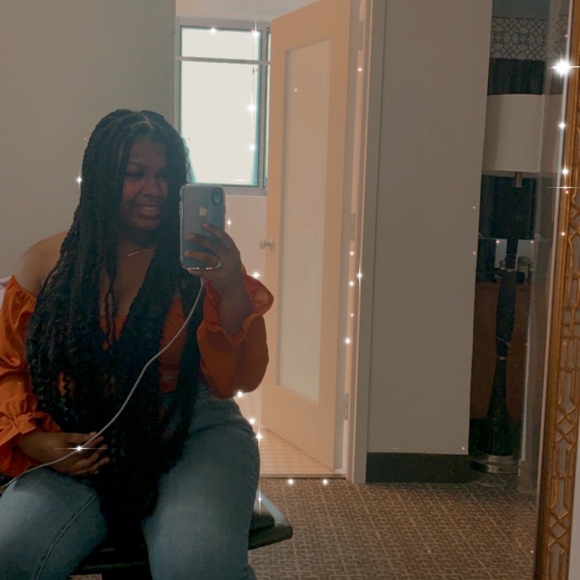 Profile Picture of Monique Ayers (@glamgrl756) on Poshmark