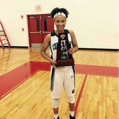 Profile Picture of Sophia Clark (@sophiaclark77) on Twitter