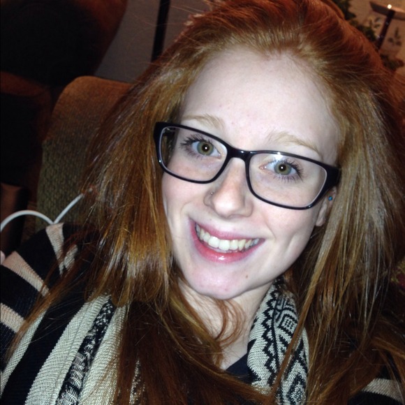 Profile Picture of Lexys Marolf (@lexysmarolf) on Poshmark