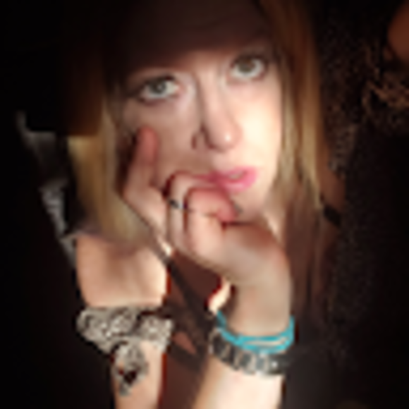 Profile Picture of Cherry Laughlin (@laughlincherry) on Poshmark