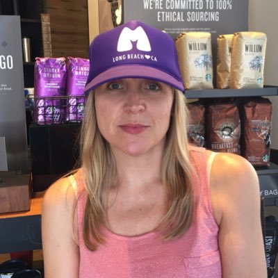 Profile Picture of Mandy Barron (@2wolfmother) on Twitter