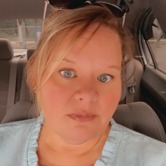 Profile Picture of Kimberly Recupido (@krecupido) on Poshmark