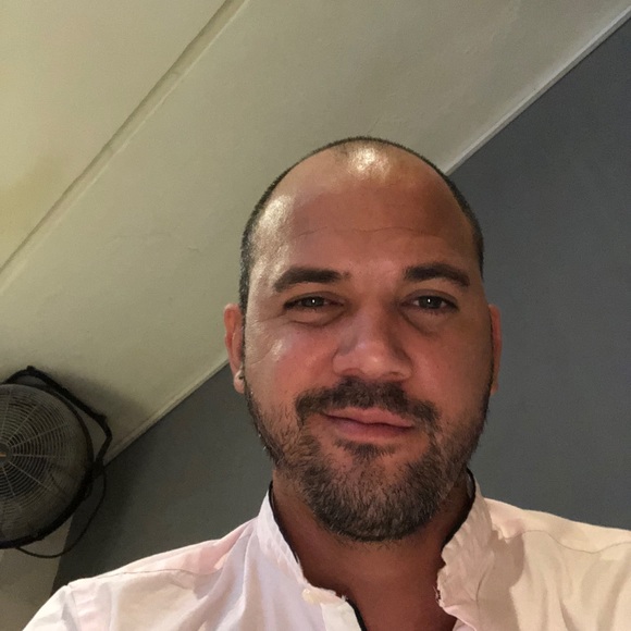 Profile Picture of Hugo Moya (@hugomoya1984) on Poshmark