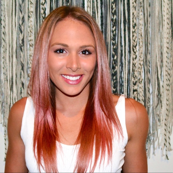 Profile Picture of Linnea Hjelm (@lhjelm) on Poshmark