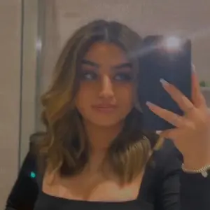 Profile Picture of Anastasia (@anastasiaboghosian) on Tiktok