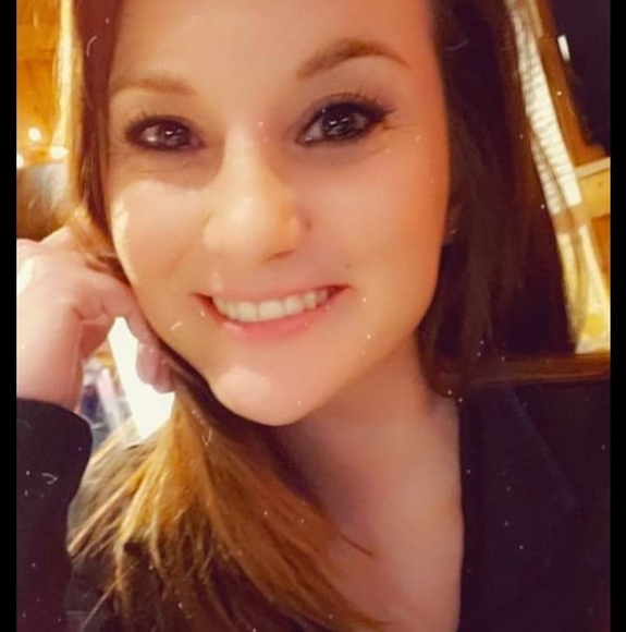 Profile Picture of Katelyn Cartwright (@katrose93) on Poshmark