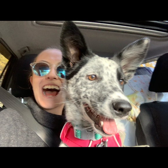 Profile Picture of Mari Jore (@marijore) on Poshmark