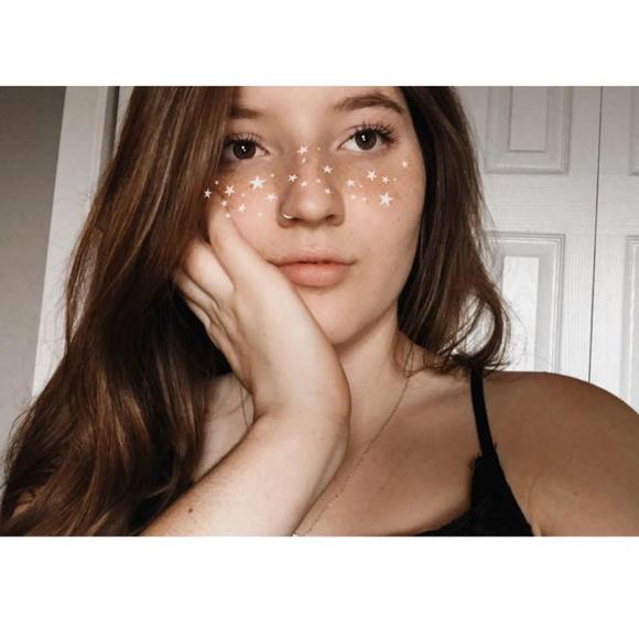 Profile Picture of Hanna Calmbacher (@hannacalmbacher) on Poshmark