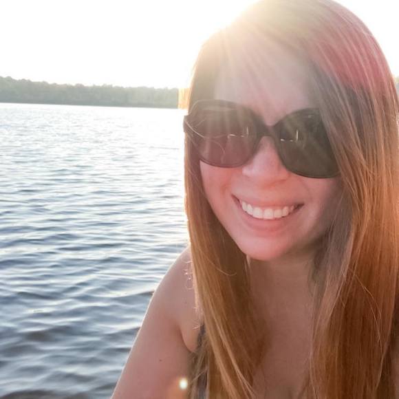 Profile Picture of Kari Gerkey (@karigerkey) on Poshmark