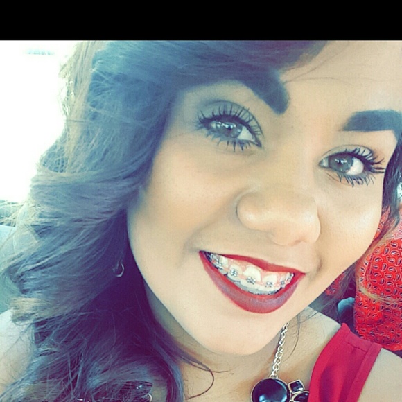 Profile Picture of Lorena Zarate (@buenrostro5) on Poshmark