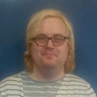 Profile Picture of Alex Louise Field (@AlexDuffield6) on Twitter