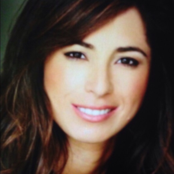 Profile Picture of Flavia Greenberger (@flaviario) on Poshmark
