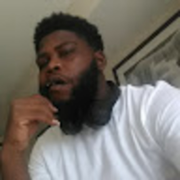 Profile Picture of Ray Lowe (@lraylowe18) on Poshmark