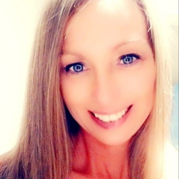 Profile Picture of Heather Sechler (@hsechler) on Poshmark