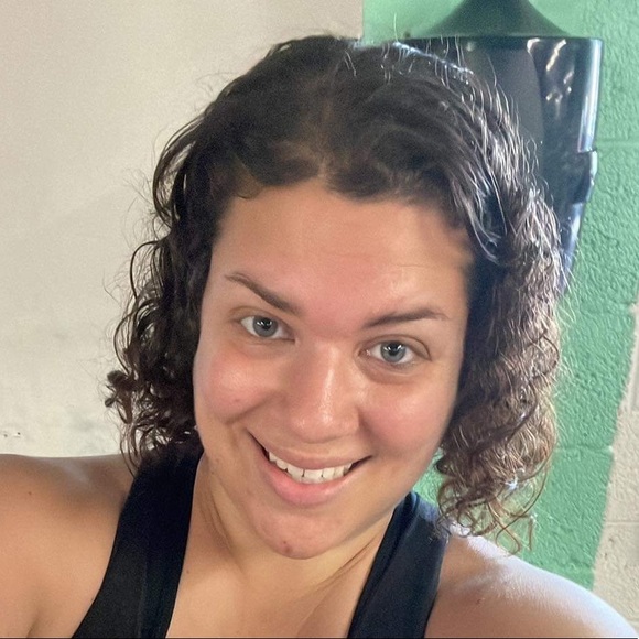 Profile Picture of Leigh Clapp (@leighann0625) on Poshmark