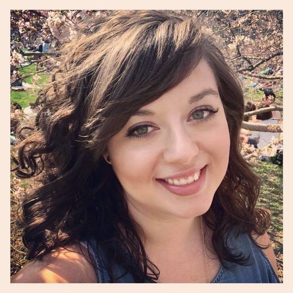 Profile Picture of Megan Dwoskin (@mar8590) on Poshmark