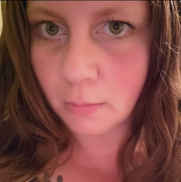 Profile Picture of Jessica Pennyfeather (@pennyfeather82) on Poshmark