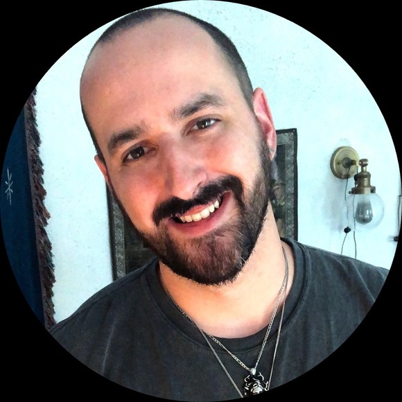 Profile Picture of Steven Hall (@stevenhalldesig) on Poshmark