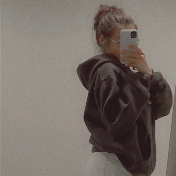 Cassandra Birch - Poshmark Profile Picture of Cassandra Birch (@cassandrabirch) on Poshmark