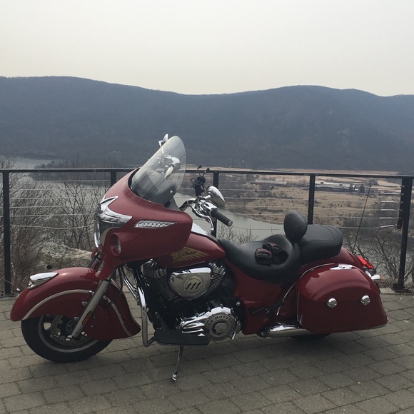 Profile Picture of Erik Lindholm (@surfems) on Poshmark