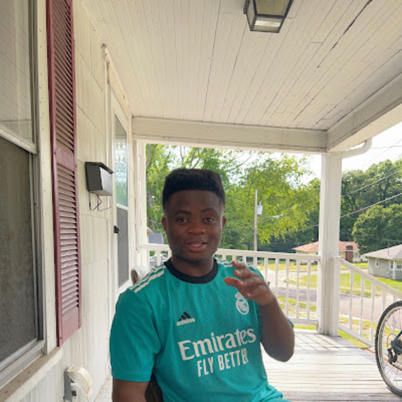 Profile Picture of Chakse Chaku (@chakuchakse) on Poshmark