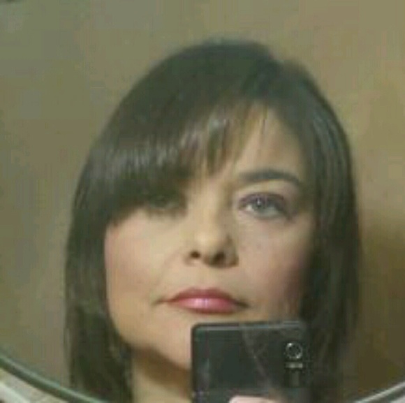 Profile Picture of Loretta Hardbarger (@leach70) on Poshmark