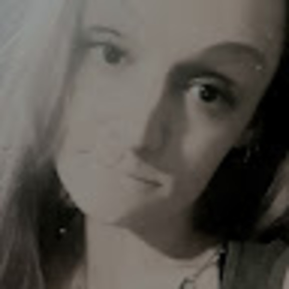 Profile Picture of Amy Sorah (@acsorah) on Poshmark