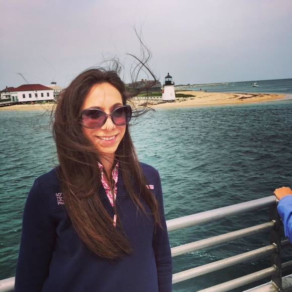 Profile Picture of Lindsay Mazzeo (@figsk8lin) on Poshmark