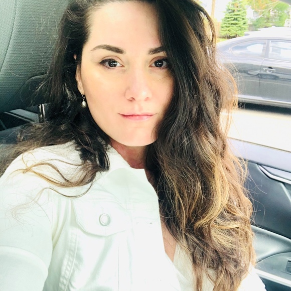 Profile Picture of Lorena Prekulaj (@lprexx) on Poshmark