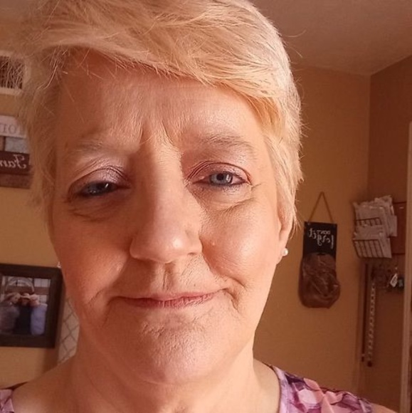 Profile Picture of Irene Jones (@ij196159) on Poshmark