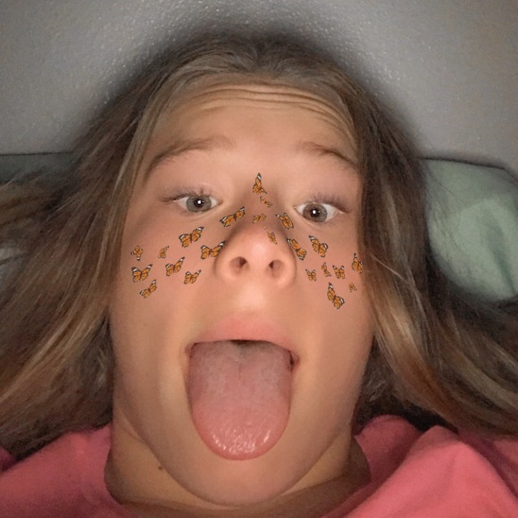 Profile Picture of Dalauren Pekas (@_dalauren_p) on Poshmark